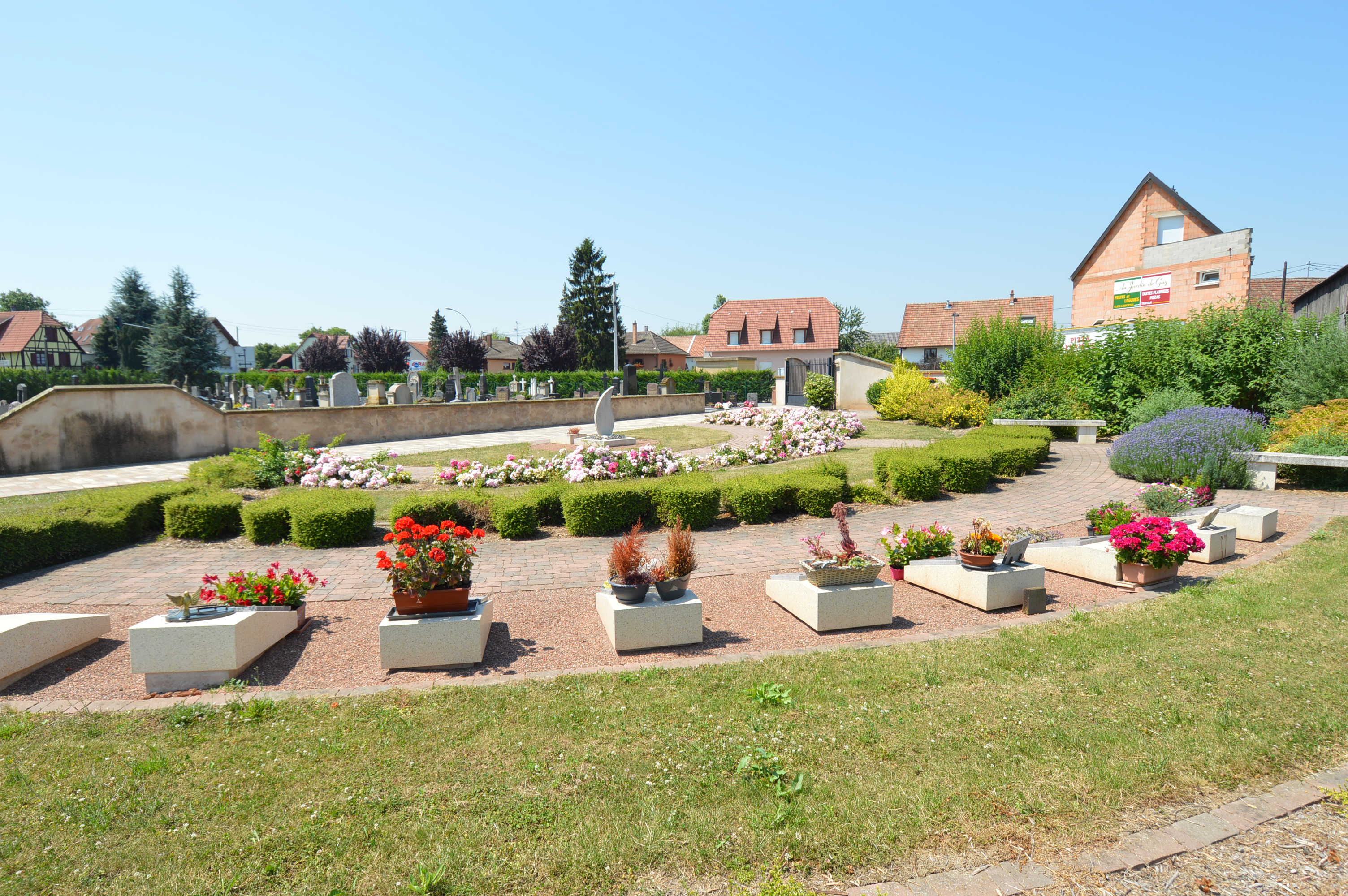 jardin du souvenir au cimetière de Ittenheim 
